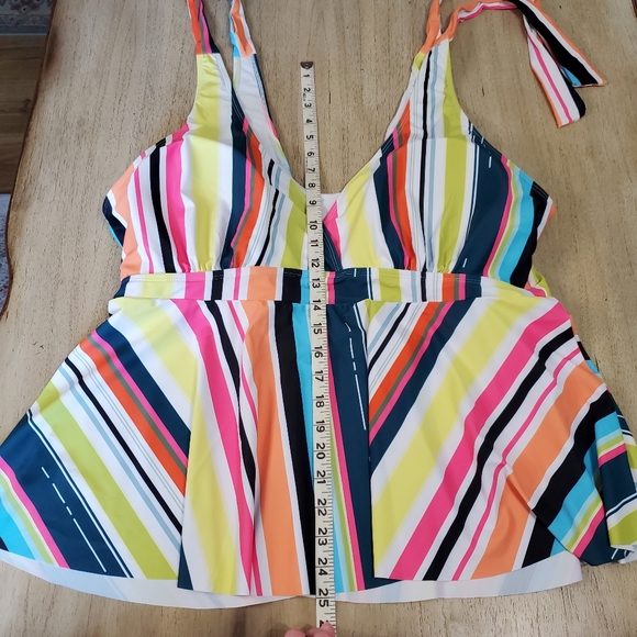 Plus size 4X swimsuit top striped adjustable straps - Picture 8 of 11